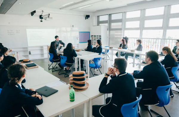 上海哈罗外籍人员子女学校招生简章(幼儿园-高中)(图1)